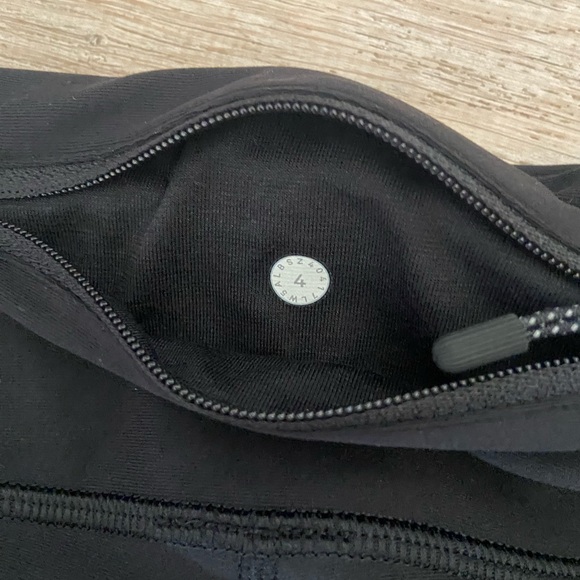 Lululemon Scallop Hem Leggings - Picture 4 of 6